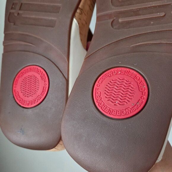 EUC FITFLOP WHITE LEATHER UPPER COMFY SLIPPERS SIZE 9 - Picture 15 of 15